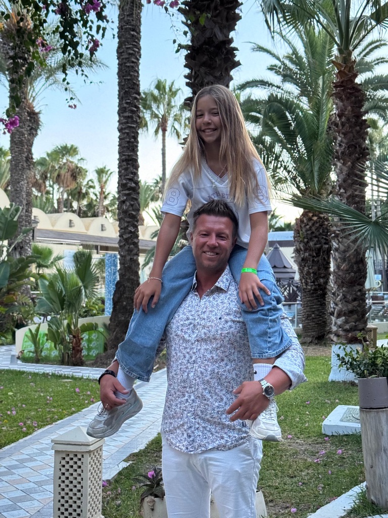 David Schneider mit seiner Tochter